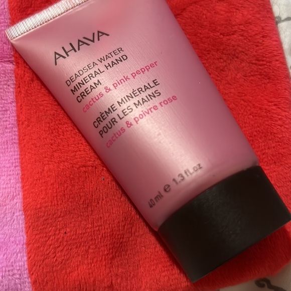 Ahava DeadSea water mineral hand cream  cactus & pink pepper - Picture 6 of 8